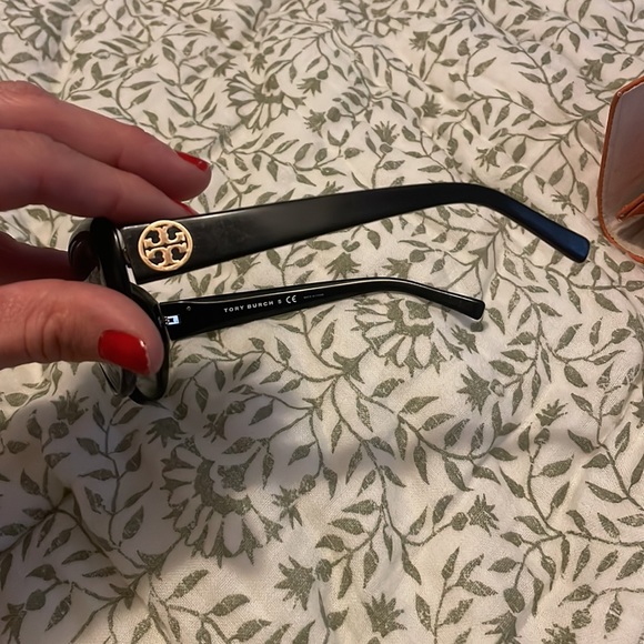 Tory Burch sunglasses - Picture 4 of 6